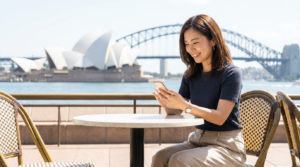オーストラリアeSIM/SIMは“通話＋SMS”があると強い。留学・ワーホリ・家族旅行で失敗しない選び方とサクッとSIM AUSの使いどころ